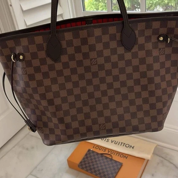 Louis Vuitton Damier Ebene Tote - Picture 4 of 6